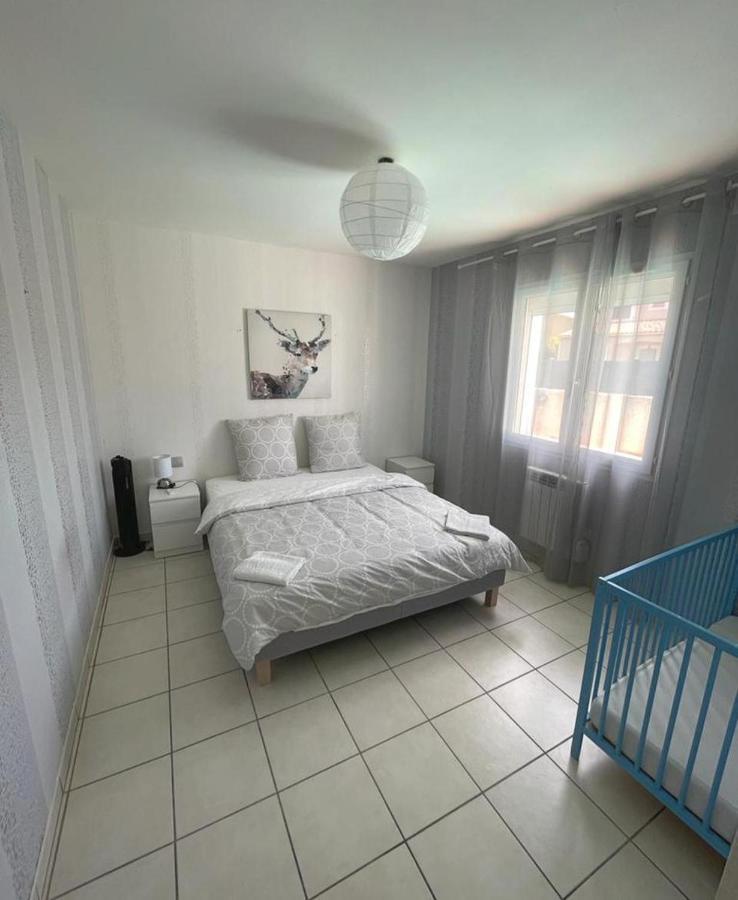 La De L'olivier Piscine Privee Et Parking Holiday home