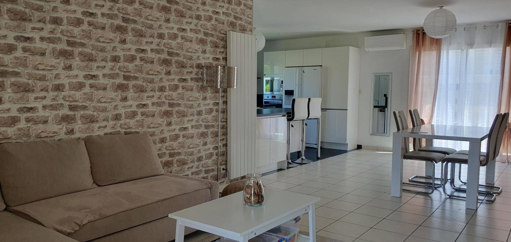 La De L'olivier Piscine Privee Et Parking Holiday home