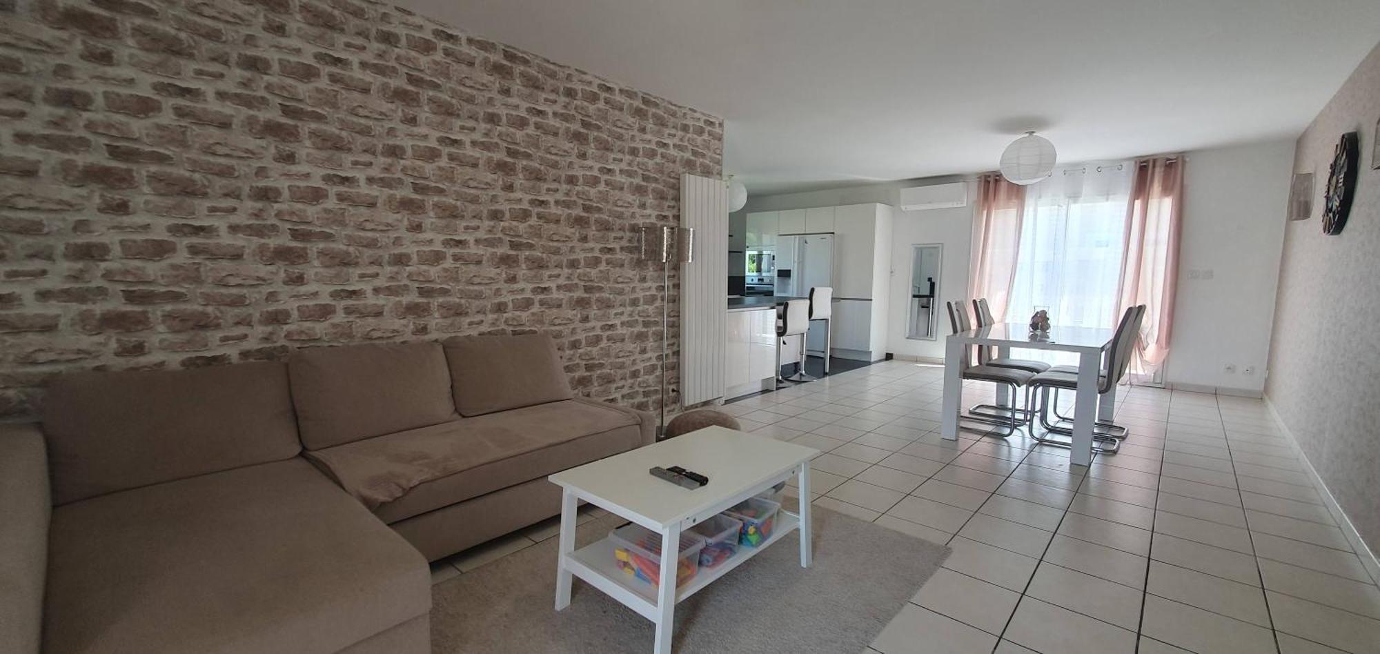 La De L'olivier Piscine Privee Et Parking Holiday home *